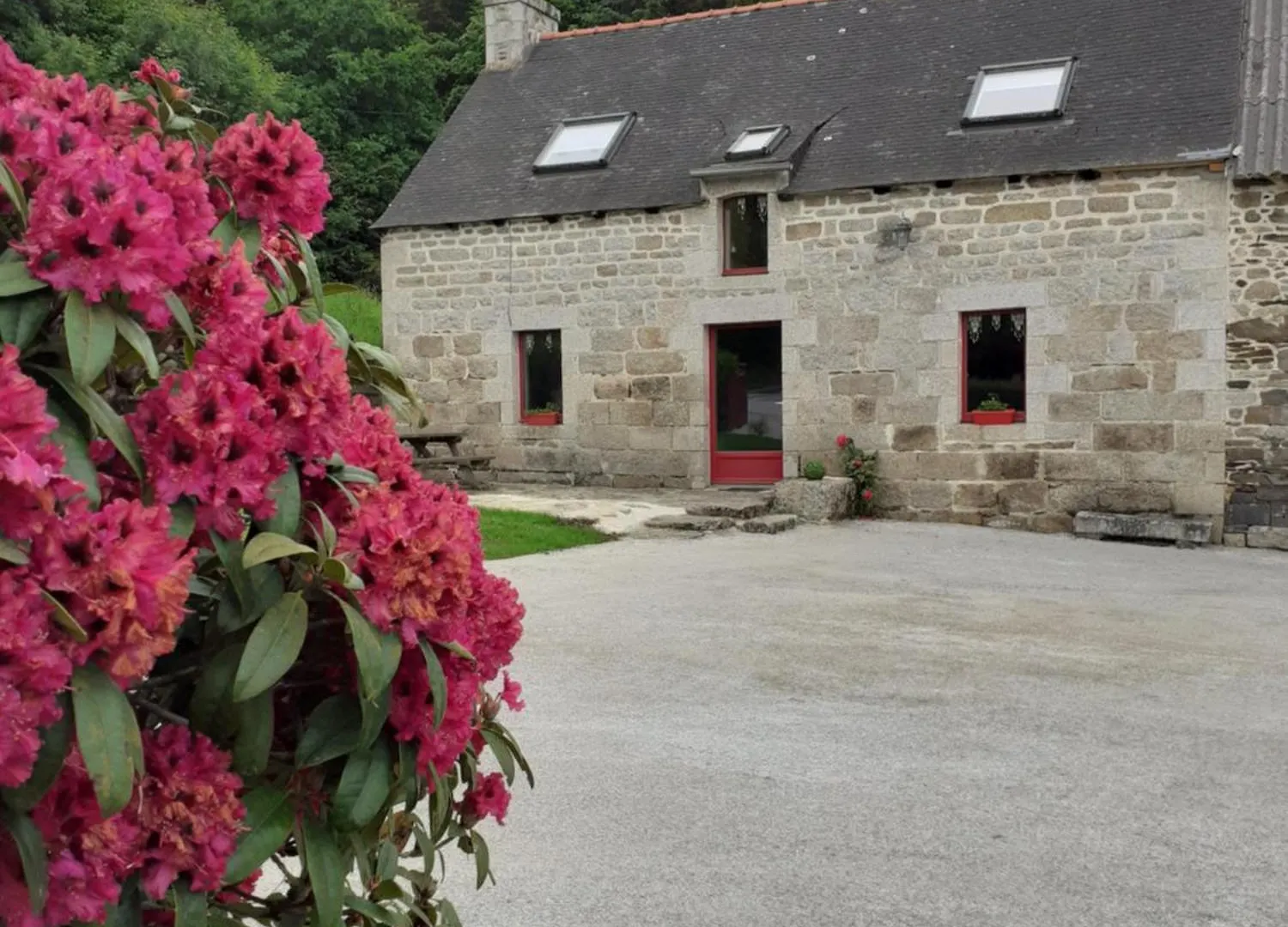 Gite Au Naturel Saint-Nicolas-du-Pélem 0*,  프랑스